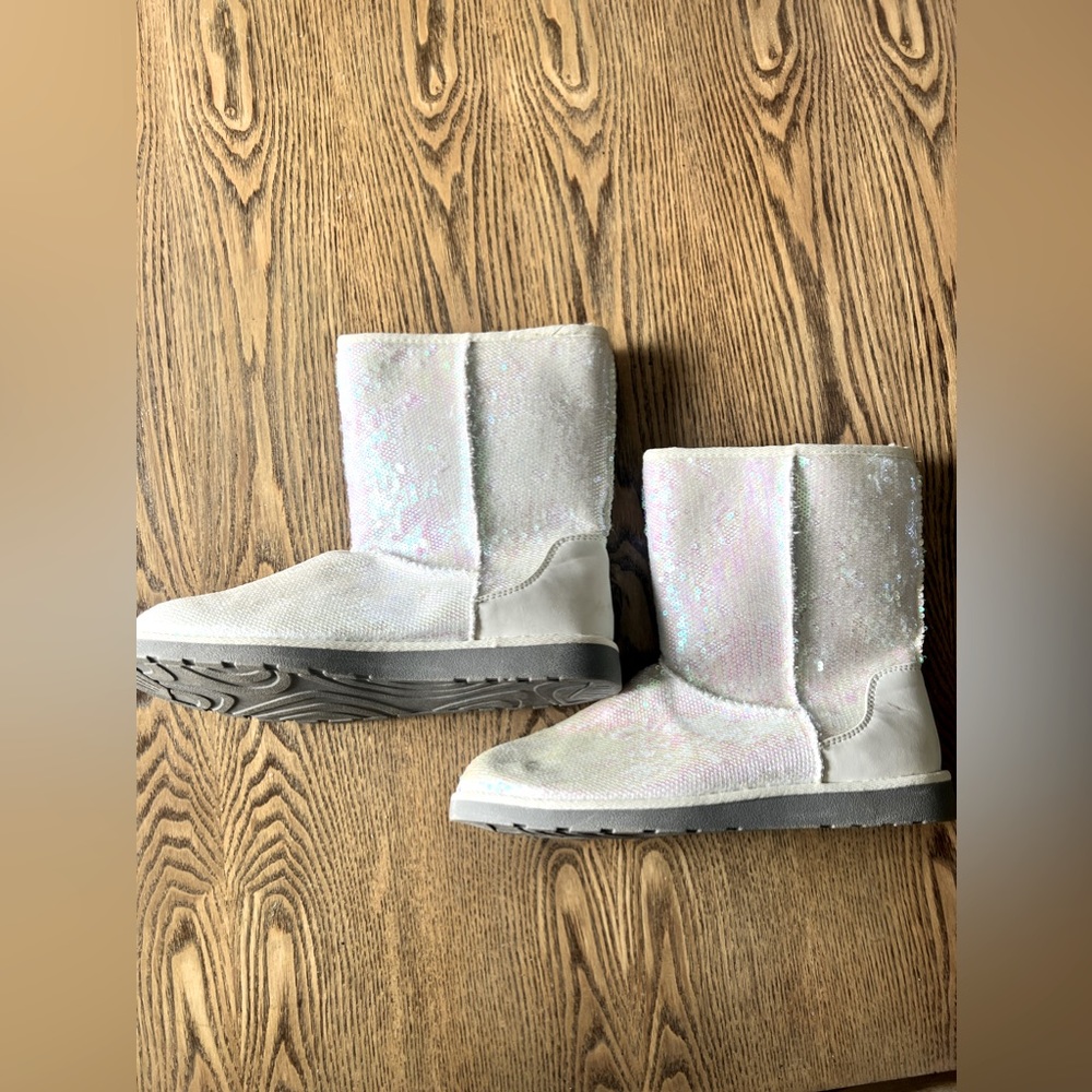 Sequin Cream Boots